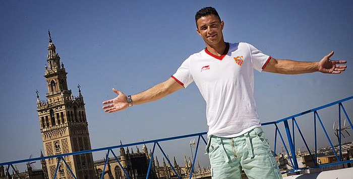 QUE JUGADORES CREEIS QUE FICHARAN LOS EQUIPOS PARA LA PROXIMA TEMPORADA? Rubencastro_sevillafc-34d041c